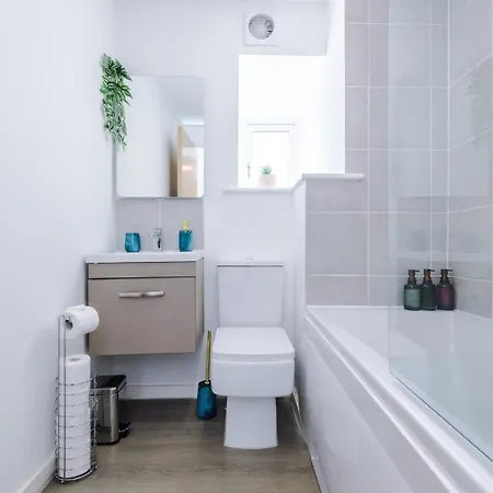 Stunning 2-bed With Allocated Parking *