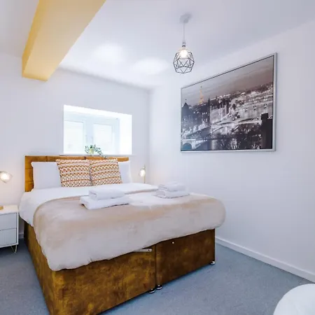Stunning 2-bed With Allocated Parking *