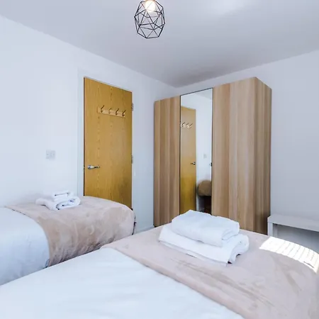 شقة Stunning 2-bed With Allocated Parking ليدز