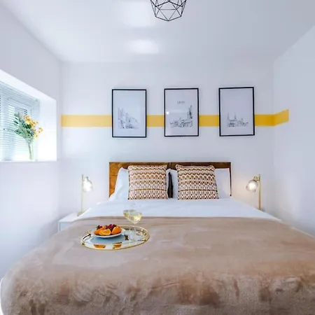 Stunning 2-bed With Allocated Parking ليدز