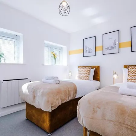 Stunning 2-bed With Allocated Parking شقة ليدز